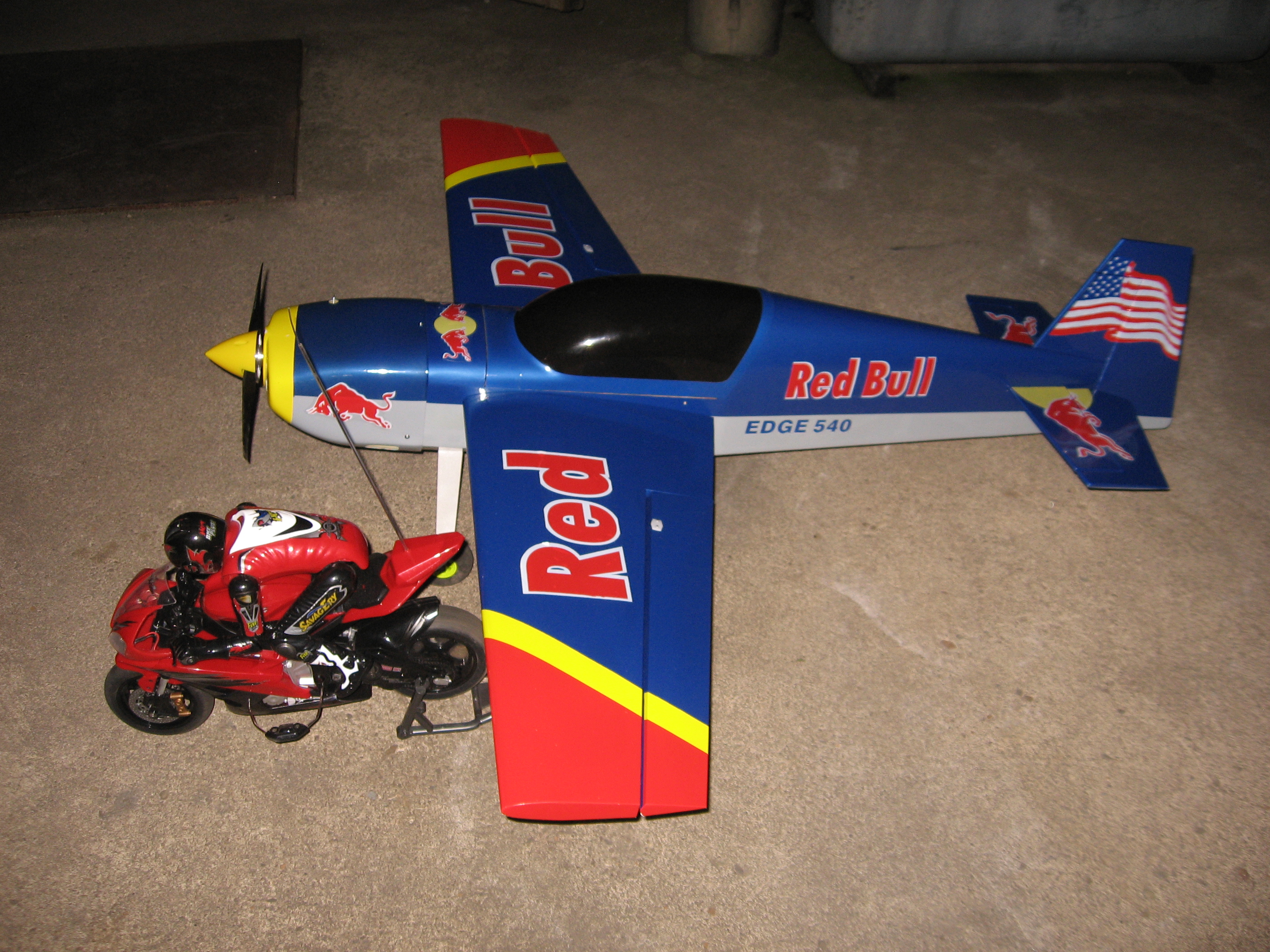 galerie/dusanovo/yamaha r6 versus edge 540 red bull 005.jpg